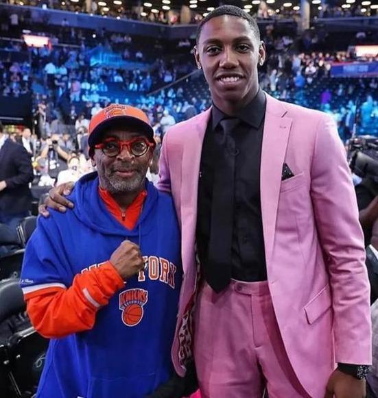 默特萨克：图赫尔敢于挑战超级球星，英格兰人还不习惯这种教练（默特萨克：图赫尔敢直面巨星，英格兰人尚未习惯这种主帅）