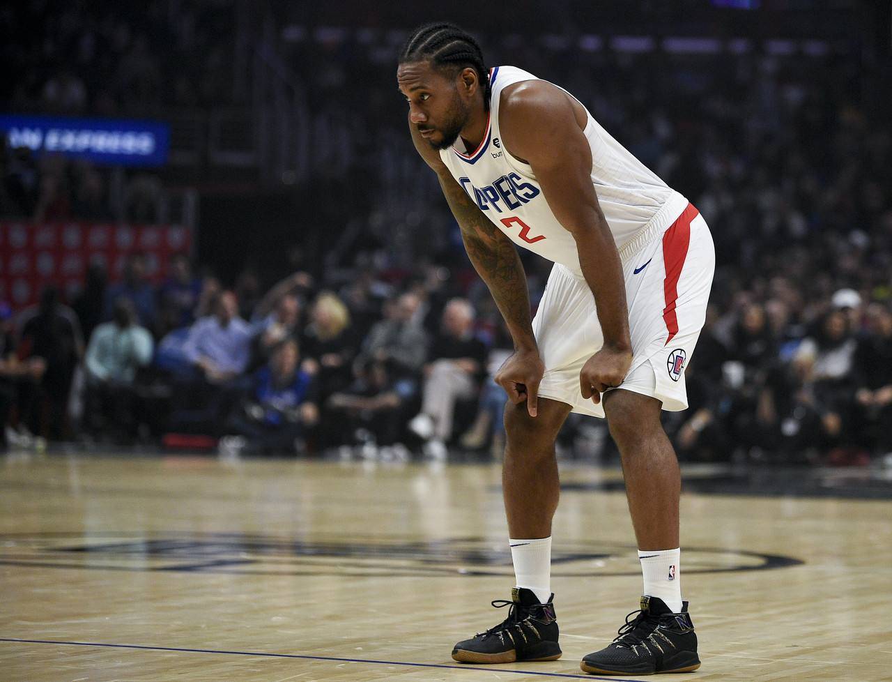 奥尔莫：亚马尔一直渴望入选国家队，他已习惯成为舆论的焦点（奥尔莫：亚马尔一直盼着披上国家队战袍，早已习惯站在聚光灯下）