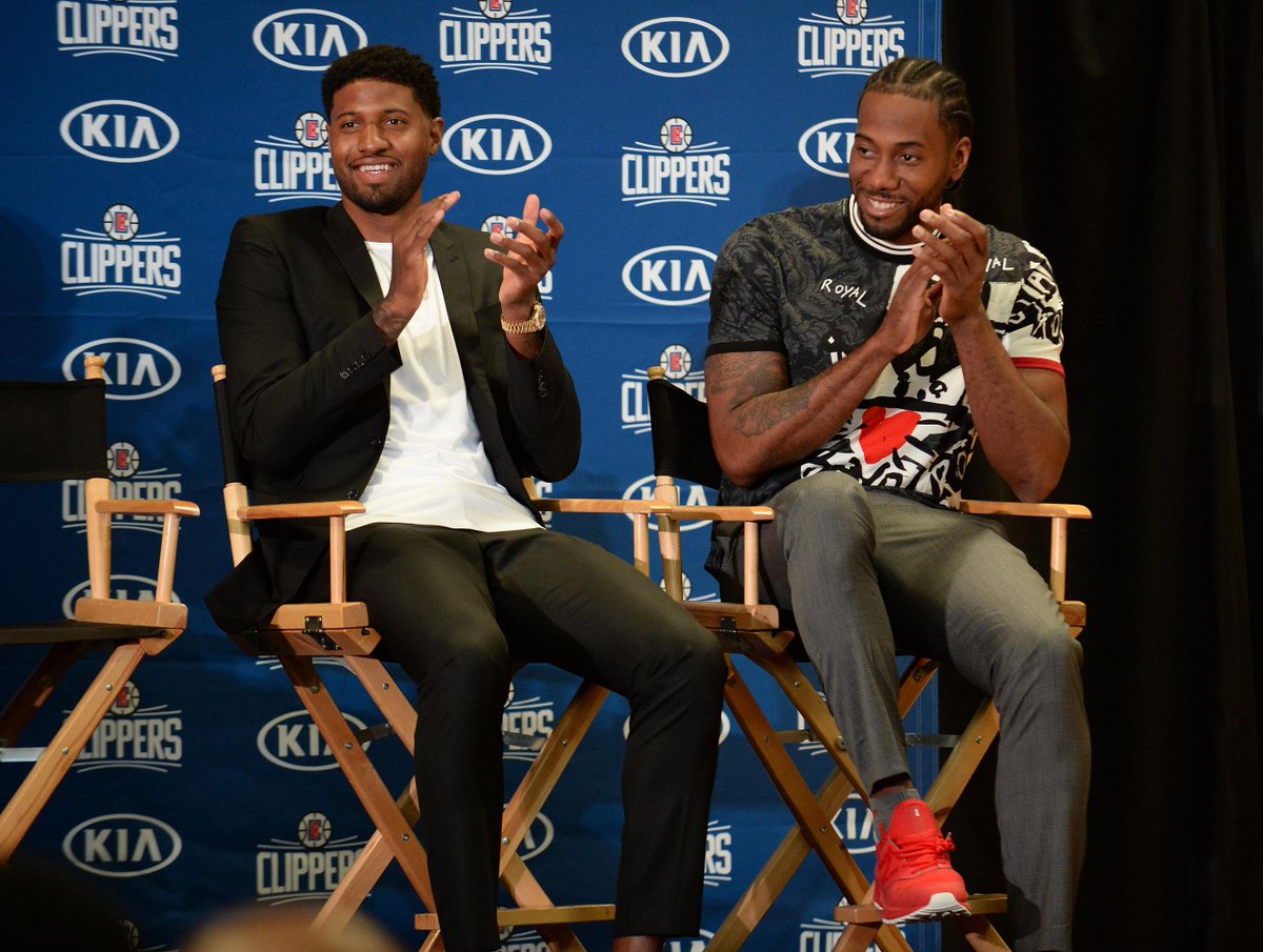 NBA常规赛MVP争夺战激烈（NBA常规赛MVP之争白热化）